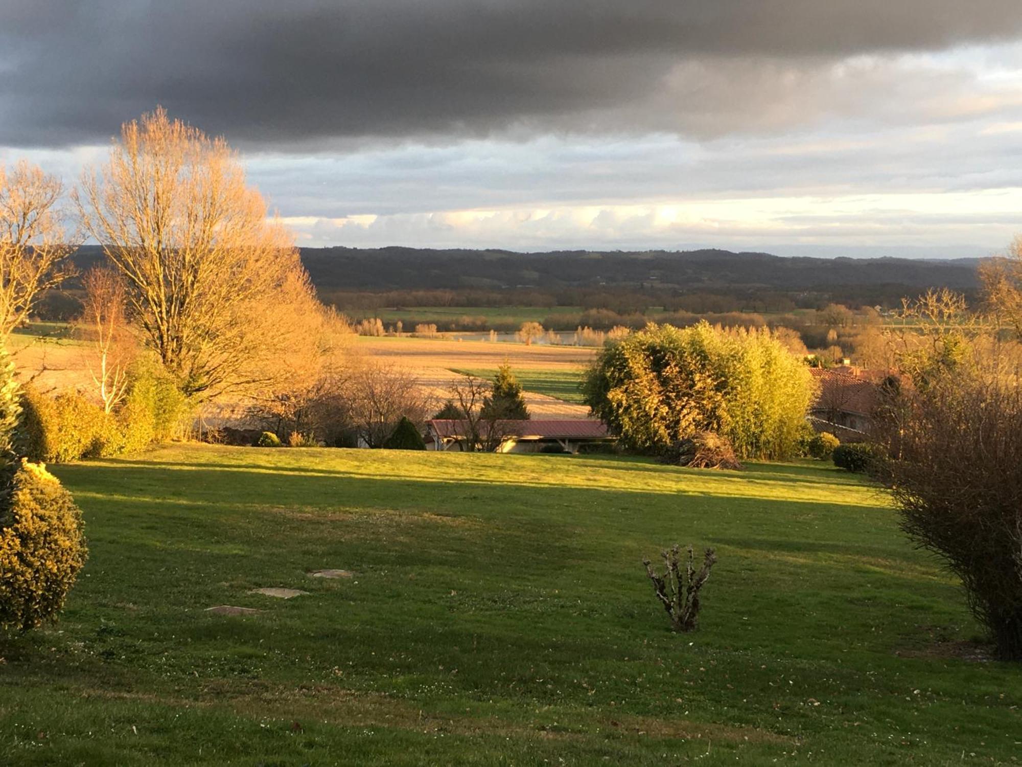 Gite Au Bouzigues Monlaur-Bernet Esterno foto